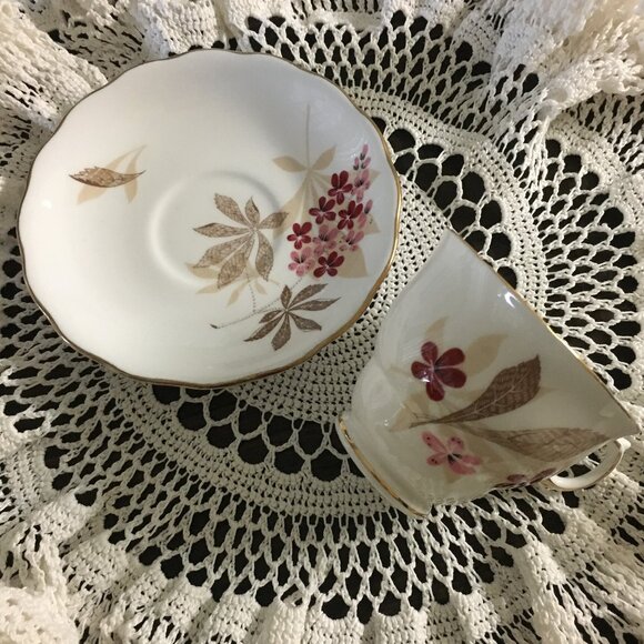 Royal Vale England White Porcelain Pink Blossoms Brown Maple Teacup & Sa… - Picture 9 of 16